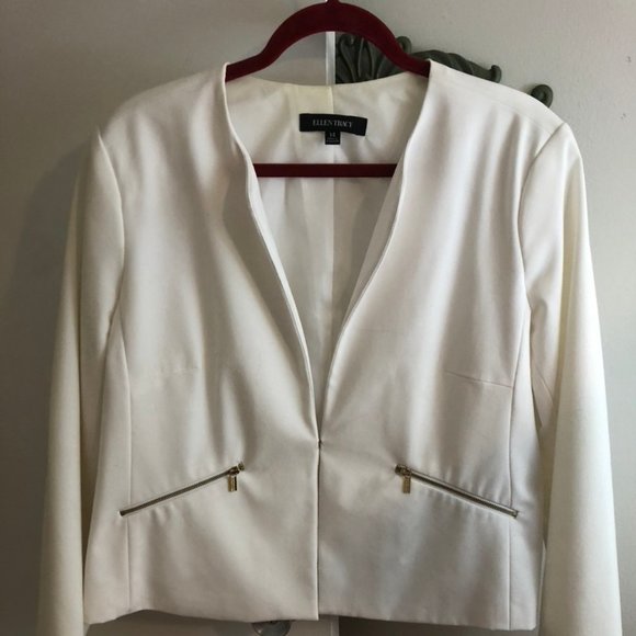 Ellen Tracy Jackets & Blazers - White Ellen Tracy with gold zipper pockets size 14 Ellen Tracy Jackets & Blazers - White Ellen Tracy with gold zipper pockets size 14